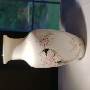 Porcelain vase fine China Japan 6in